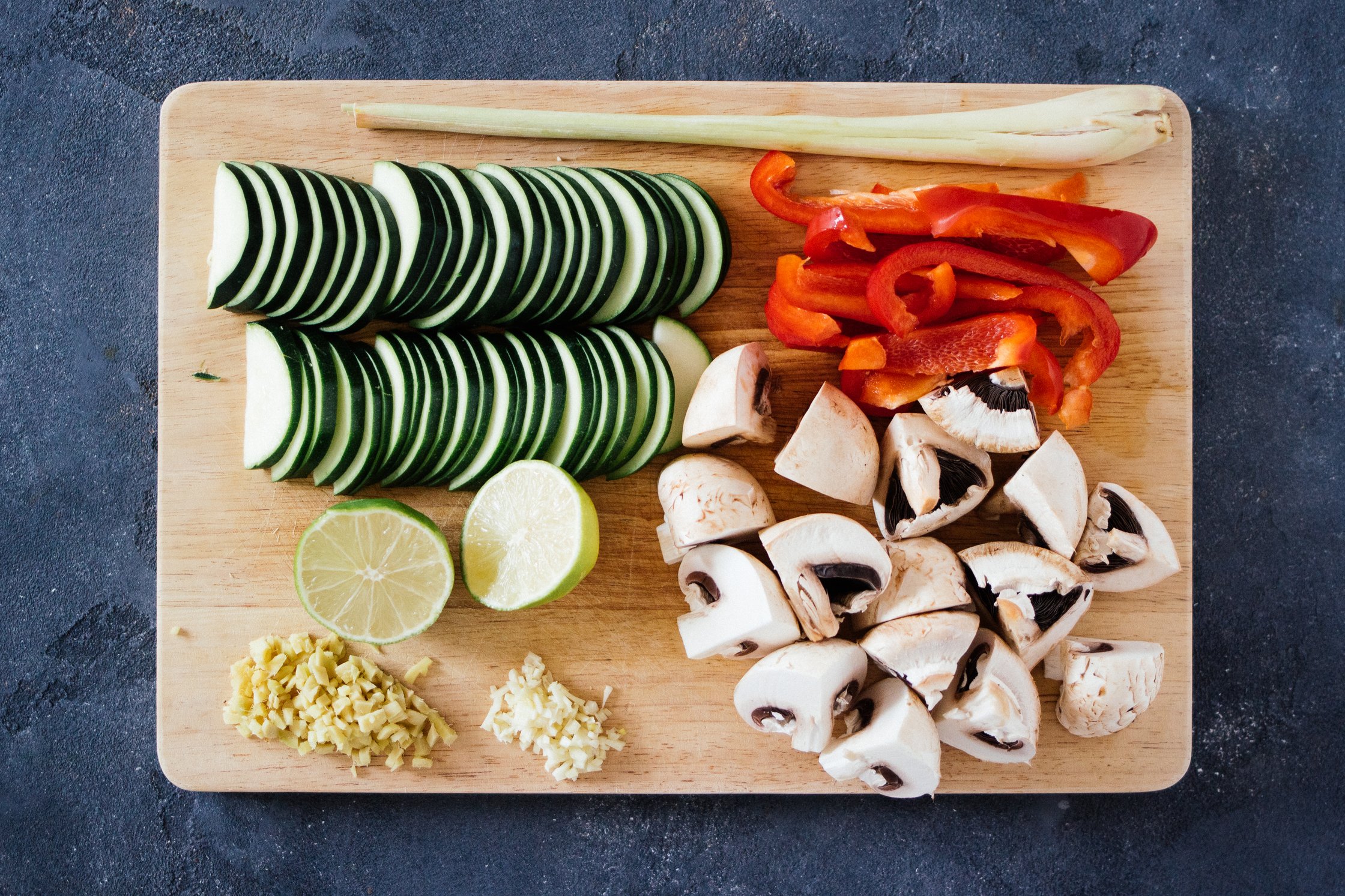 alle Zutaten für die vegane Thai Kokos Suppe