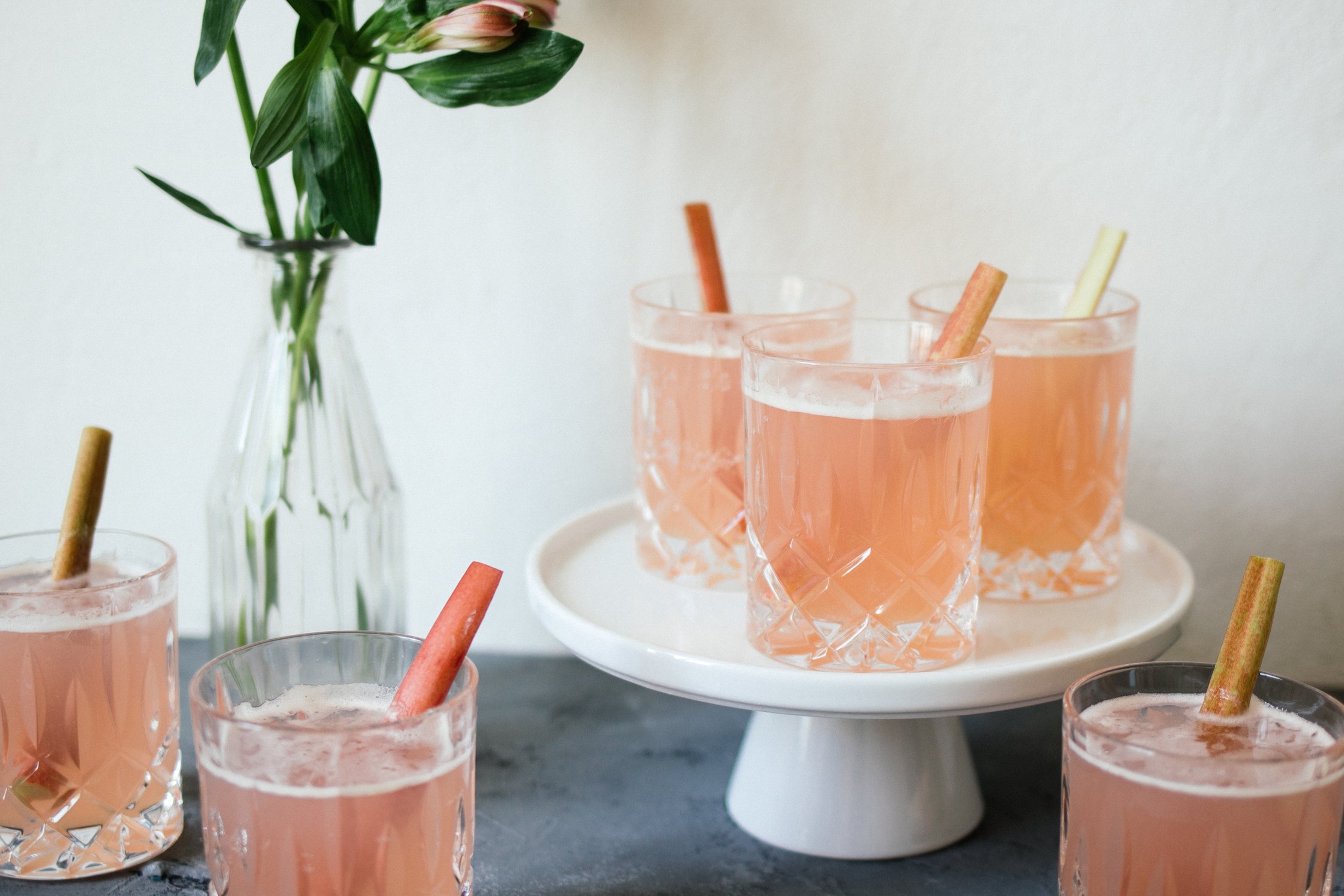 rhubarb lemonade in jars