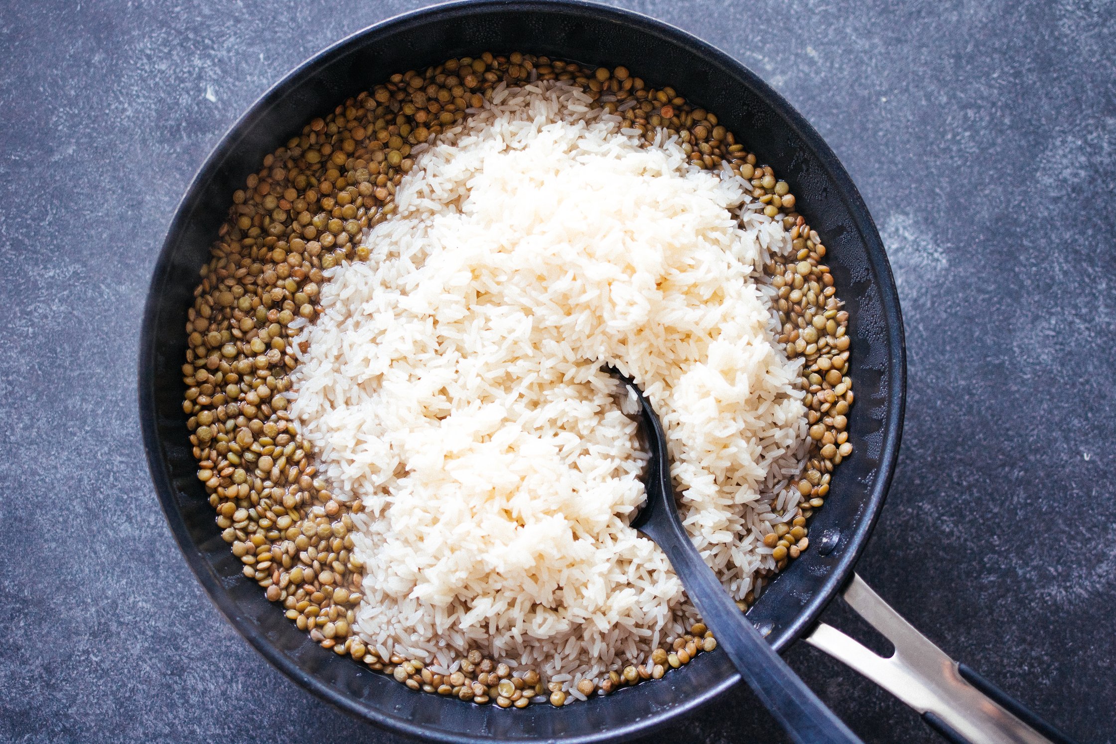 cooking lentils and rice
