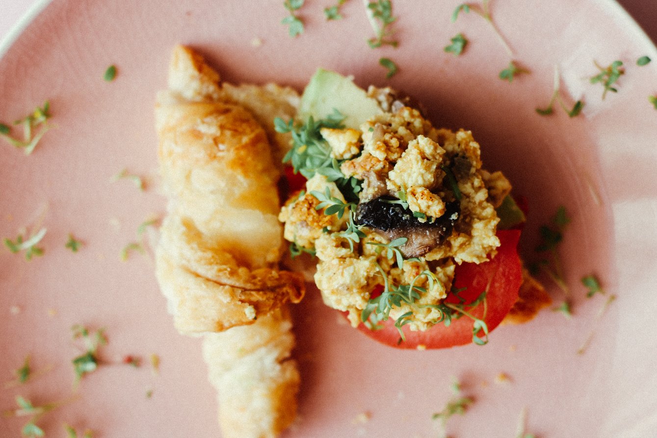 R65 Stuffed croissants