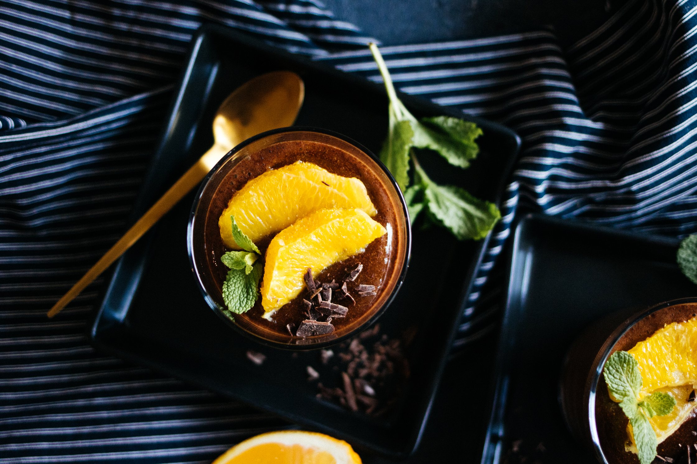 vegan gingerbread with caramelized orange slices