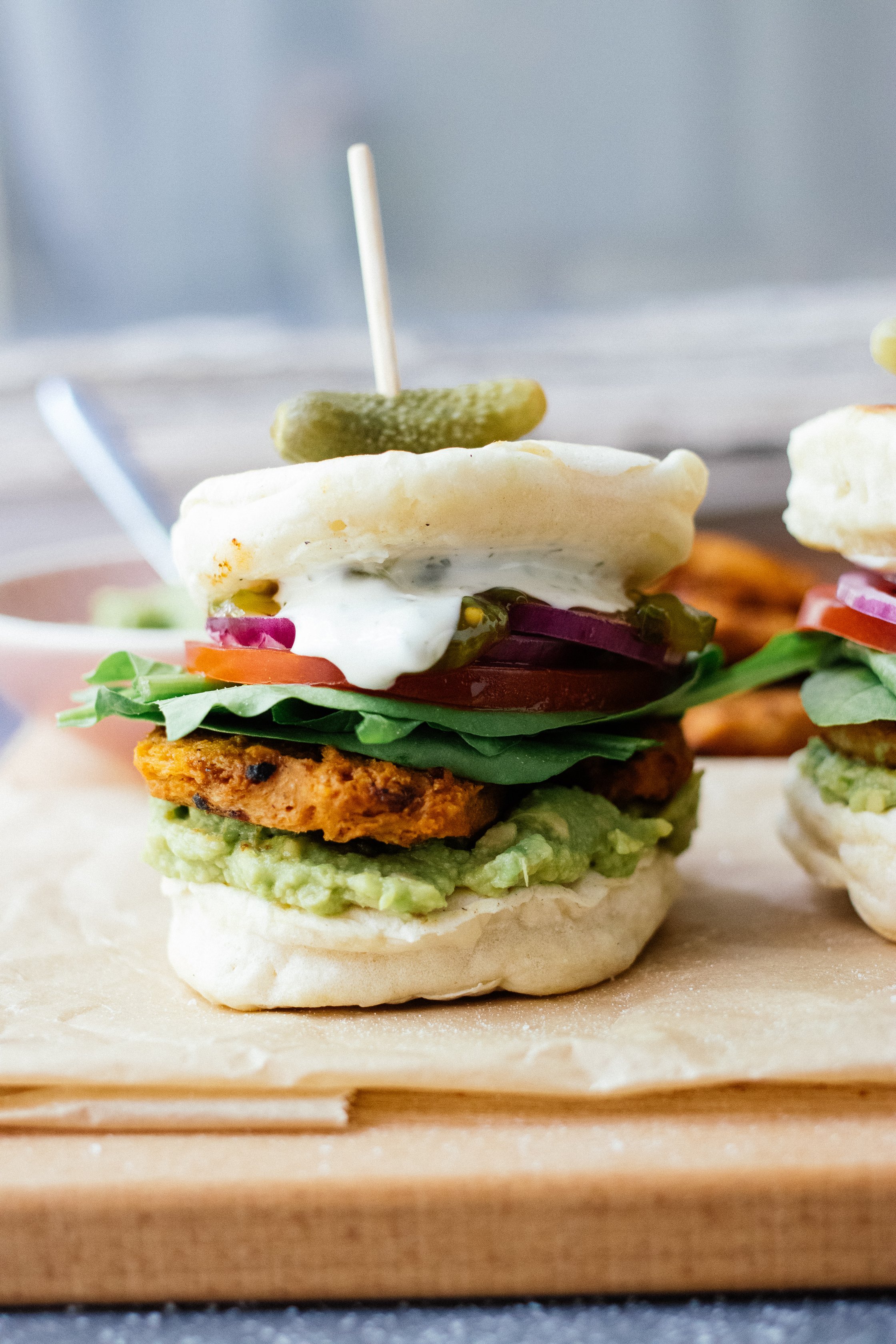 burger mit veganer mayonnaise