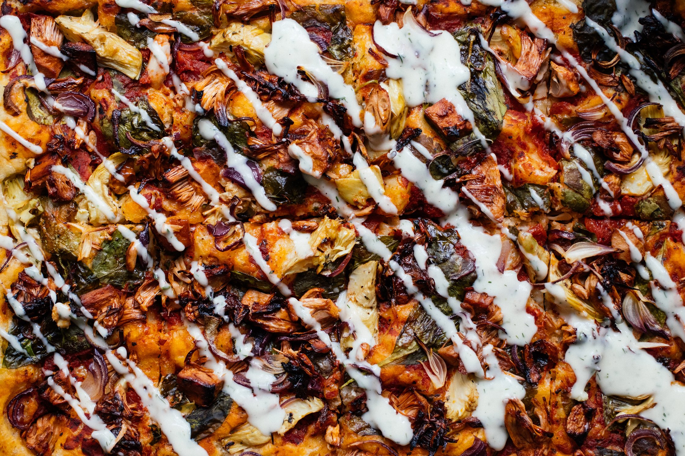 closeup of vegan bbq pizza