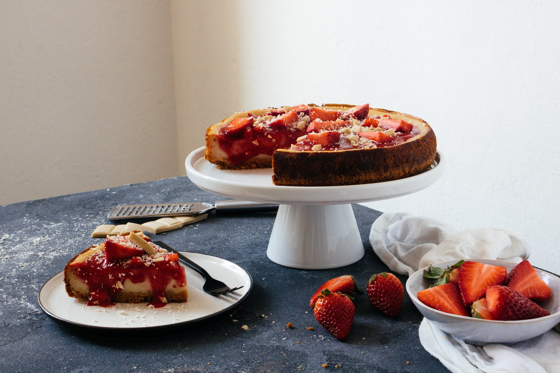 vegan cheesecake with strawberries
