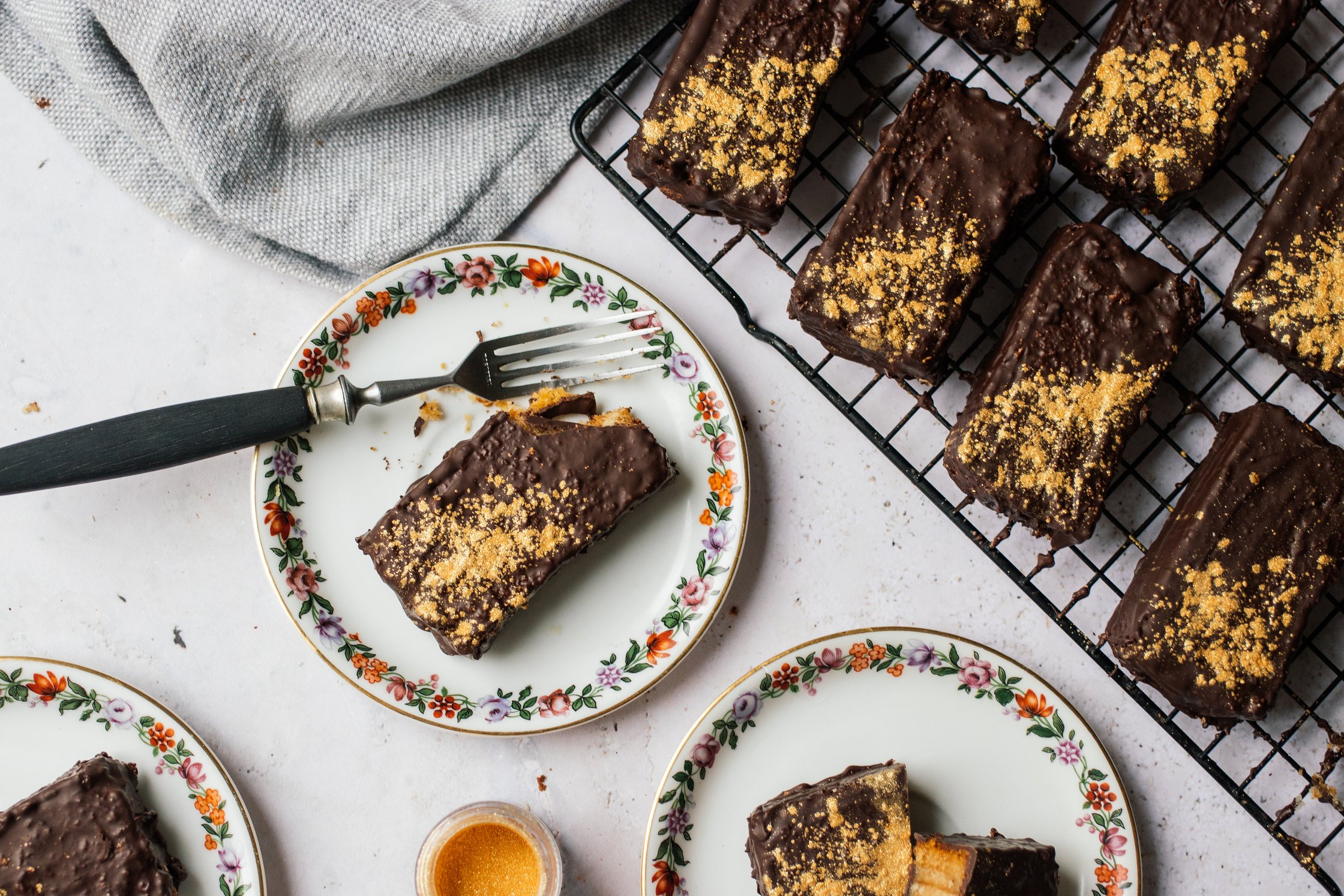 vegan baumkuchen bites with glitter decoration