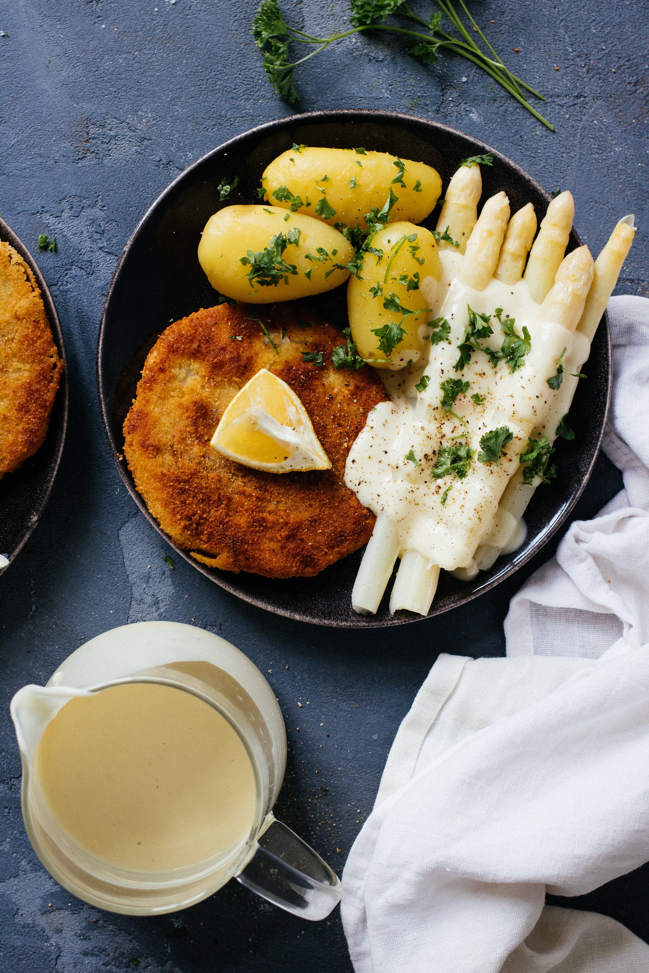 asparagus with sauce hollandaise