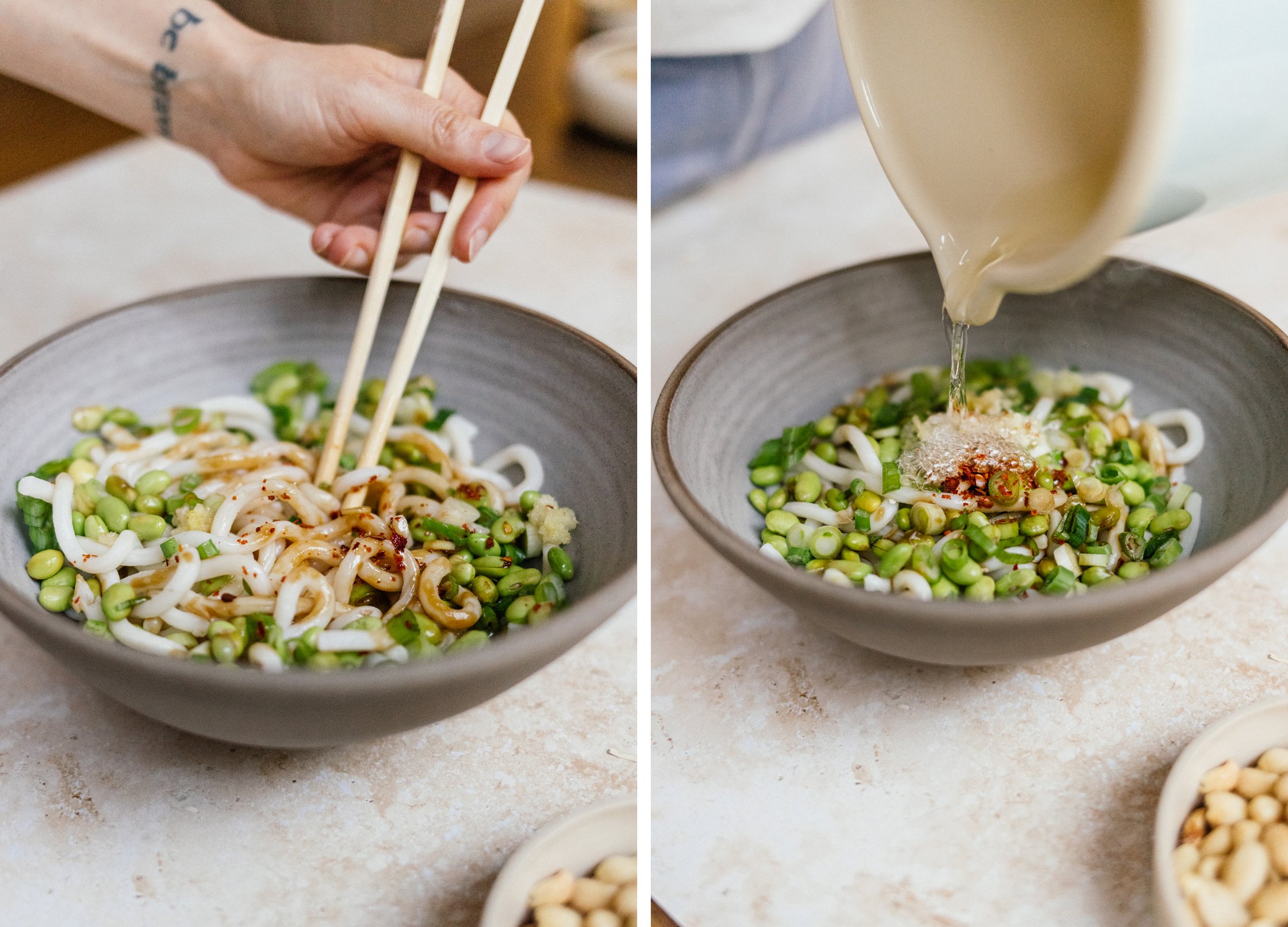 pouring hot oil over udon noodles