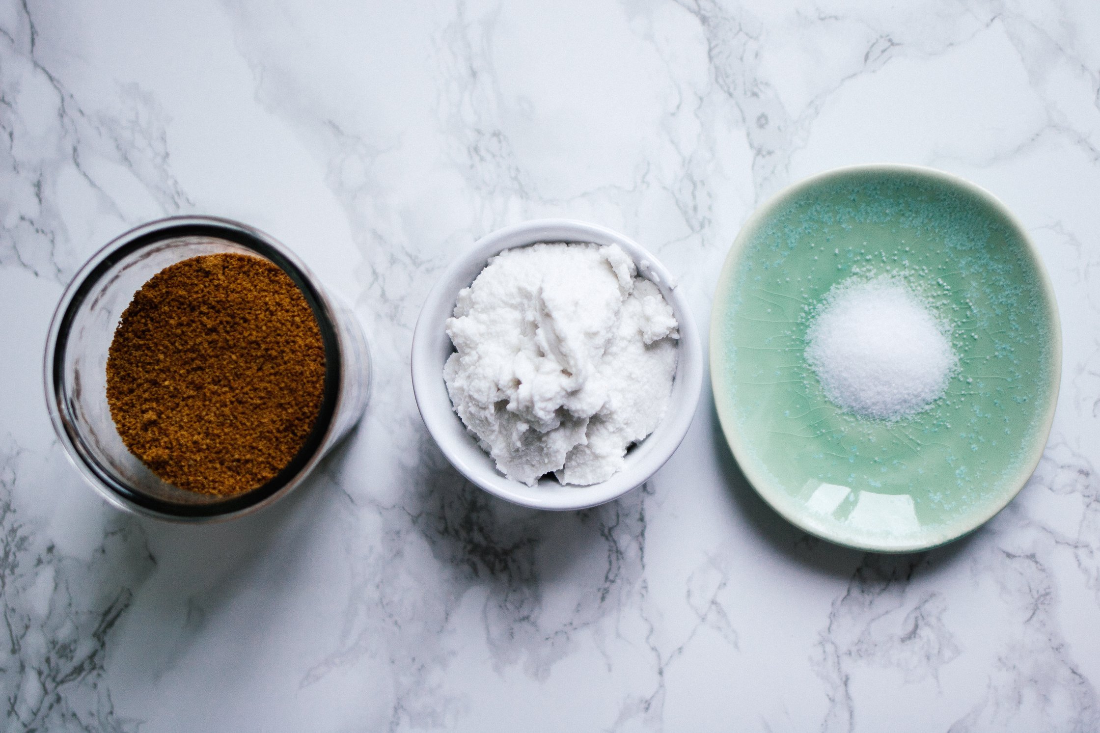 ingredients for vegan caramel in small bowls