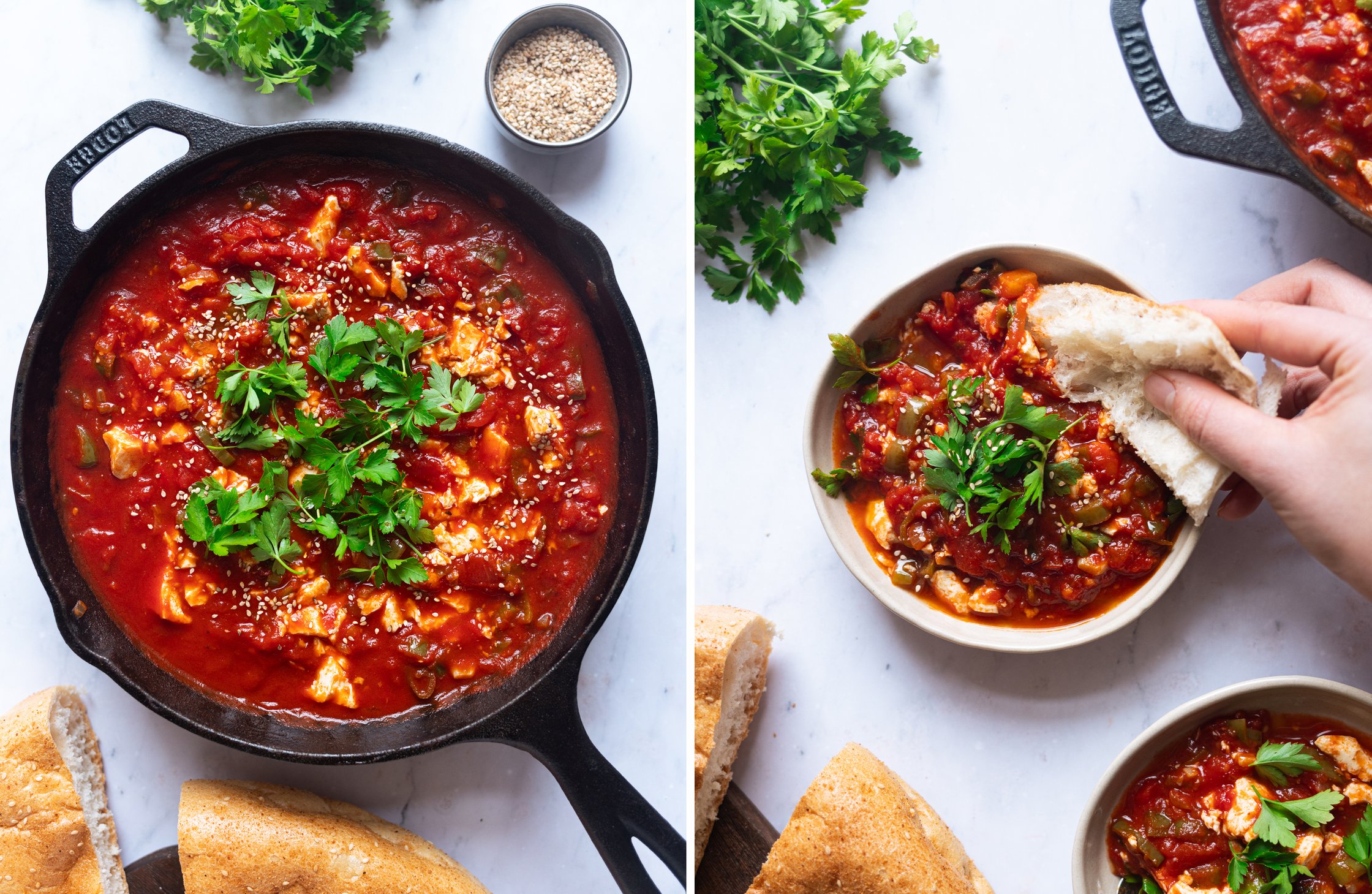 Angerichtetes veganes Menemen mit Petersilie.
