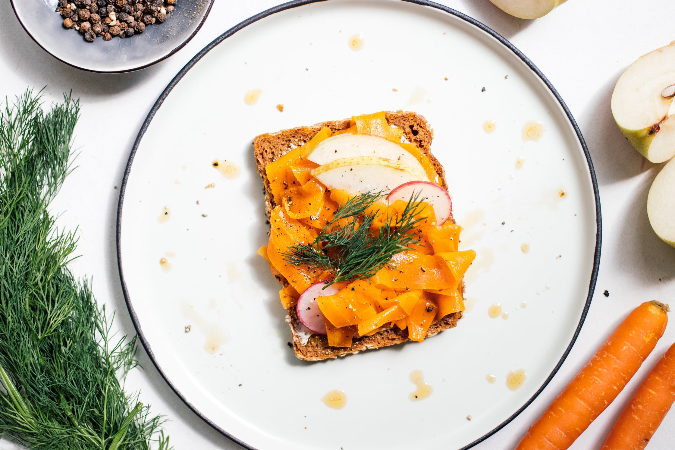vegan smorrebrod with carrot lox