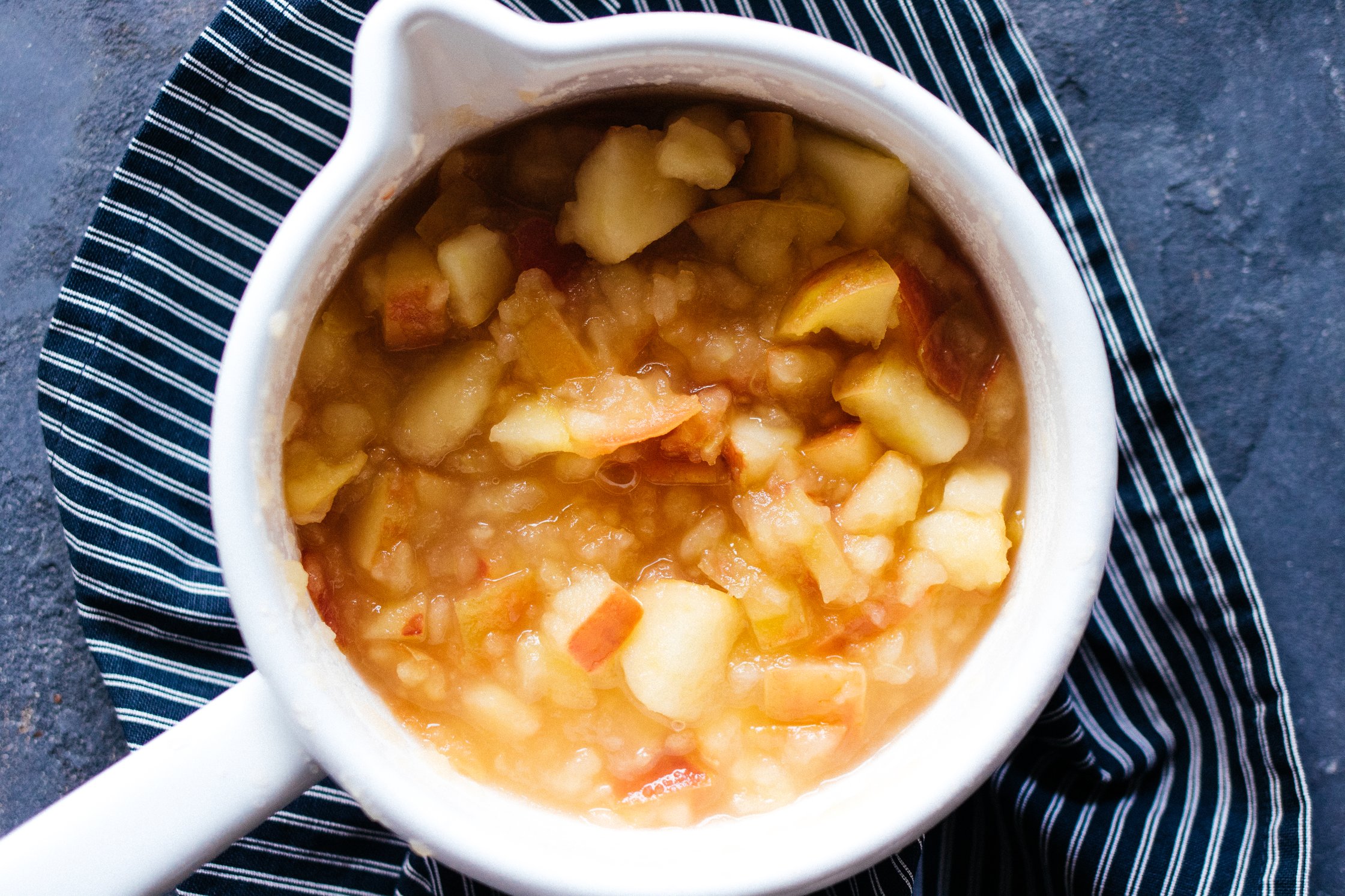 cooking apple sauce