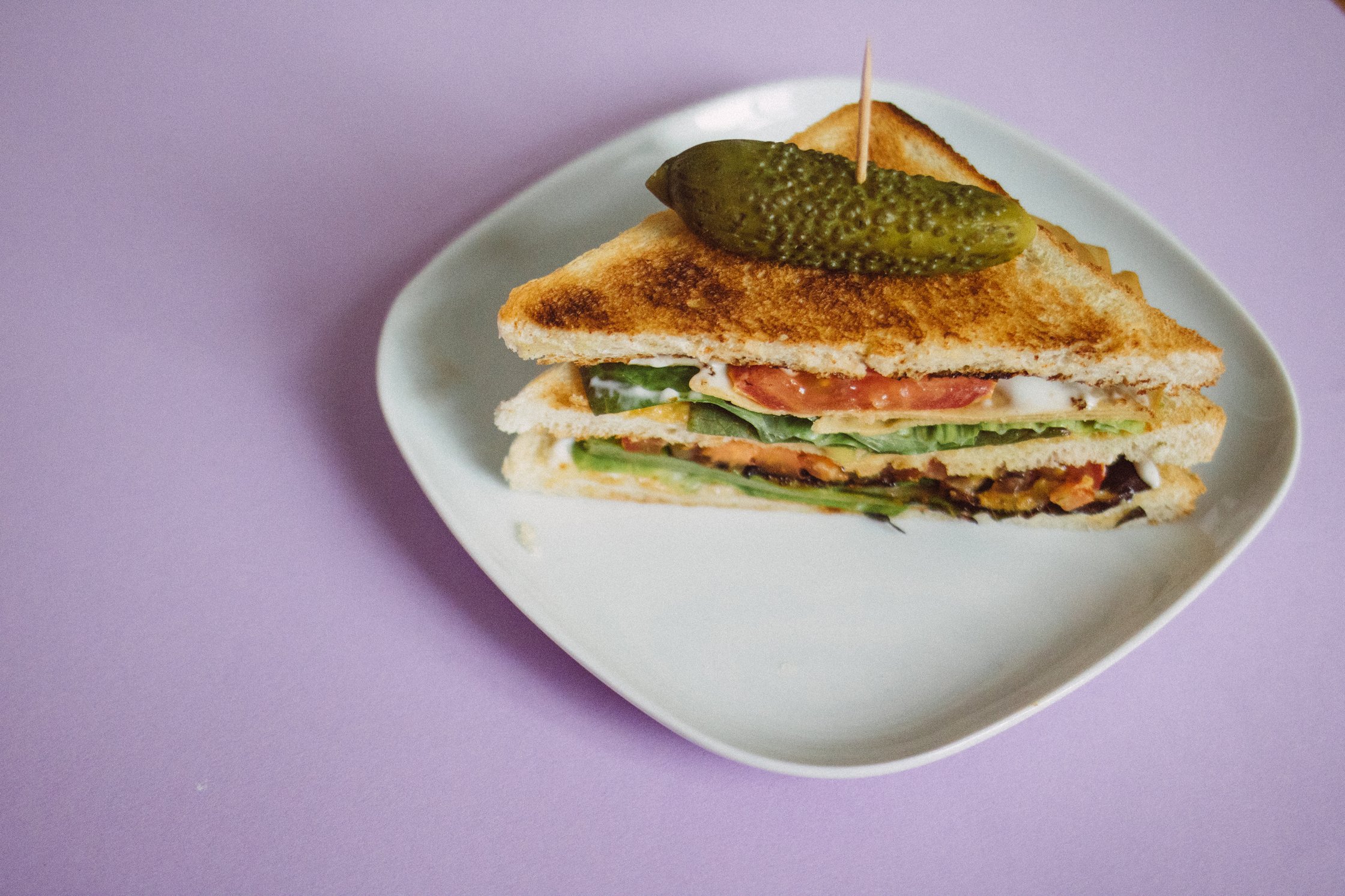 R205 Veganes Club Sandwich