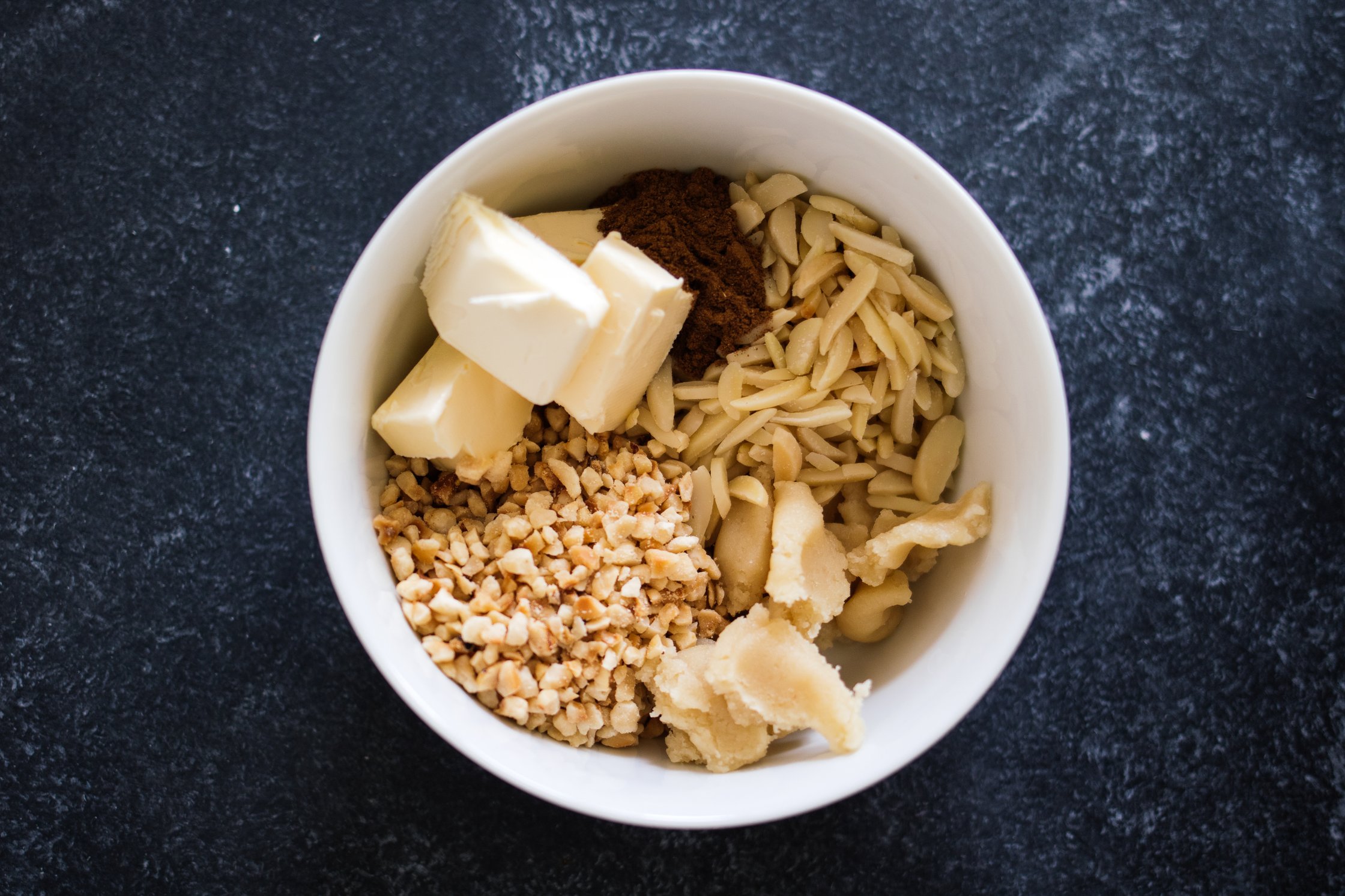 all ingredients for the filling in a bowl