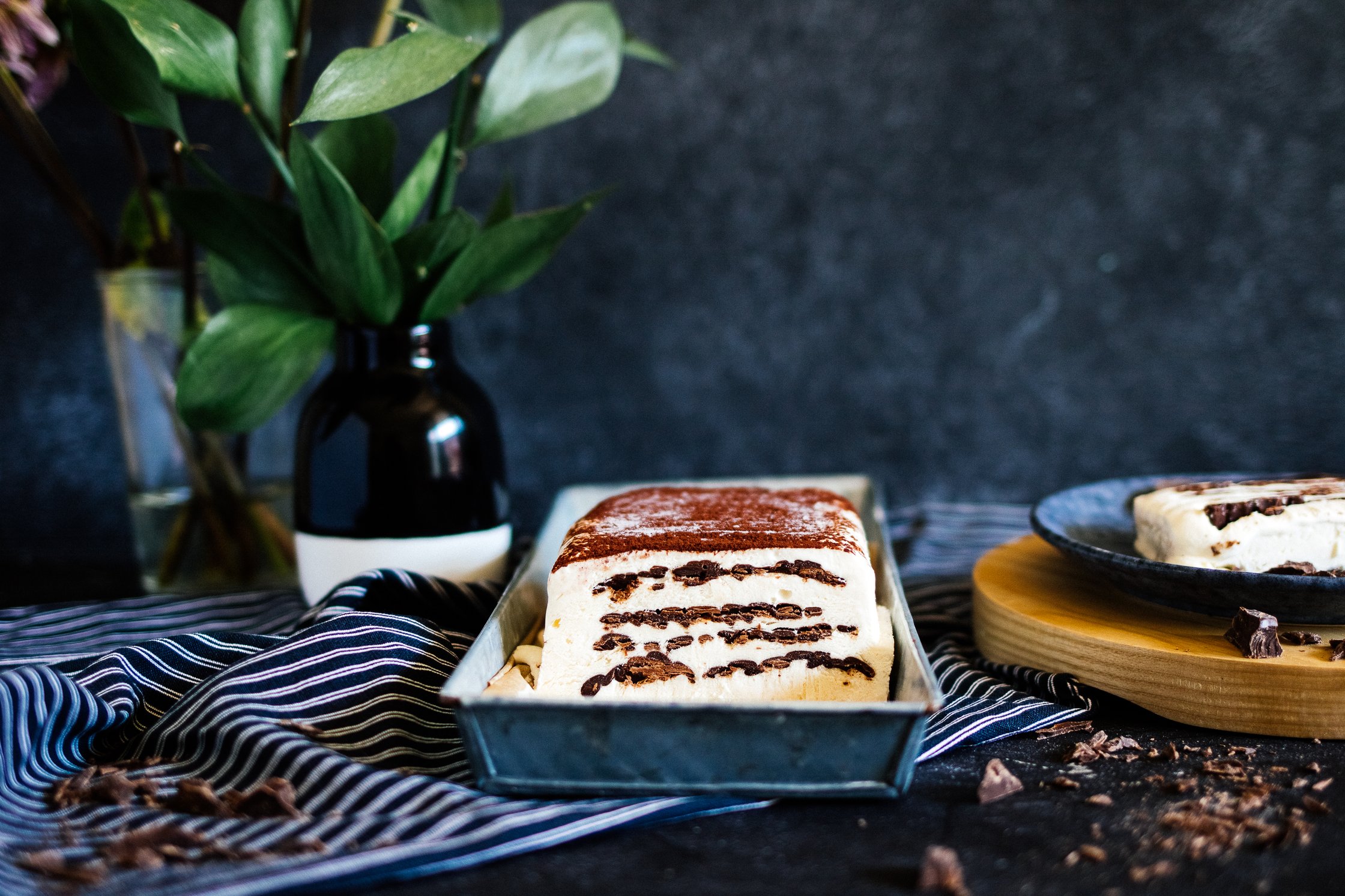 veganes viennetta in einer silbernen form