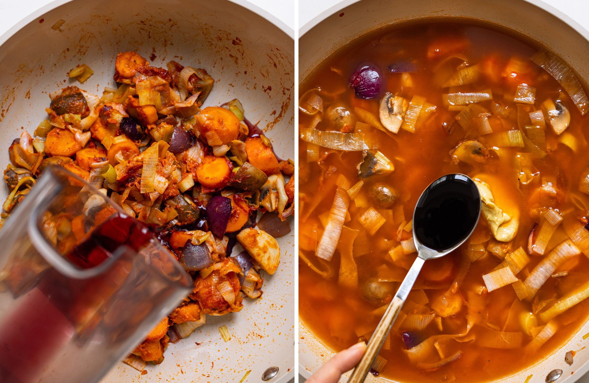 Zweigeteiltes Bild mit dem gebratenen Gemüse in der Pfanne. Veganer Rotwein und Sojasoße werden dazugegeben.
