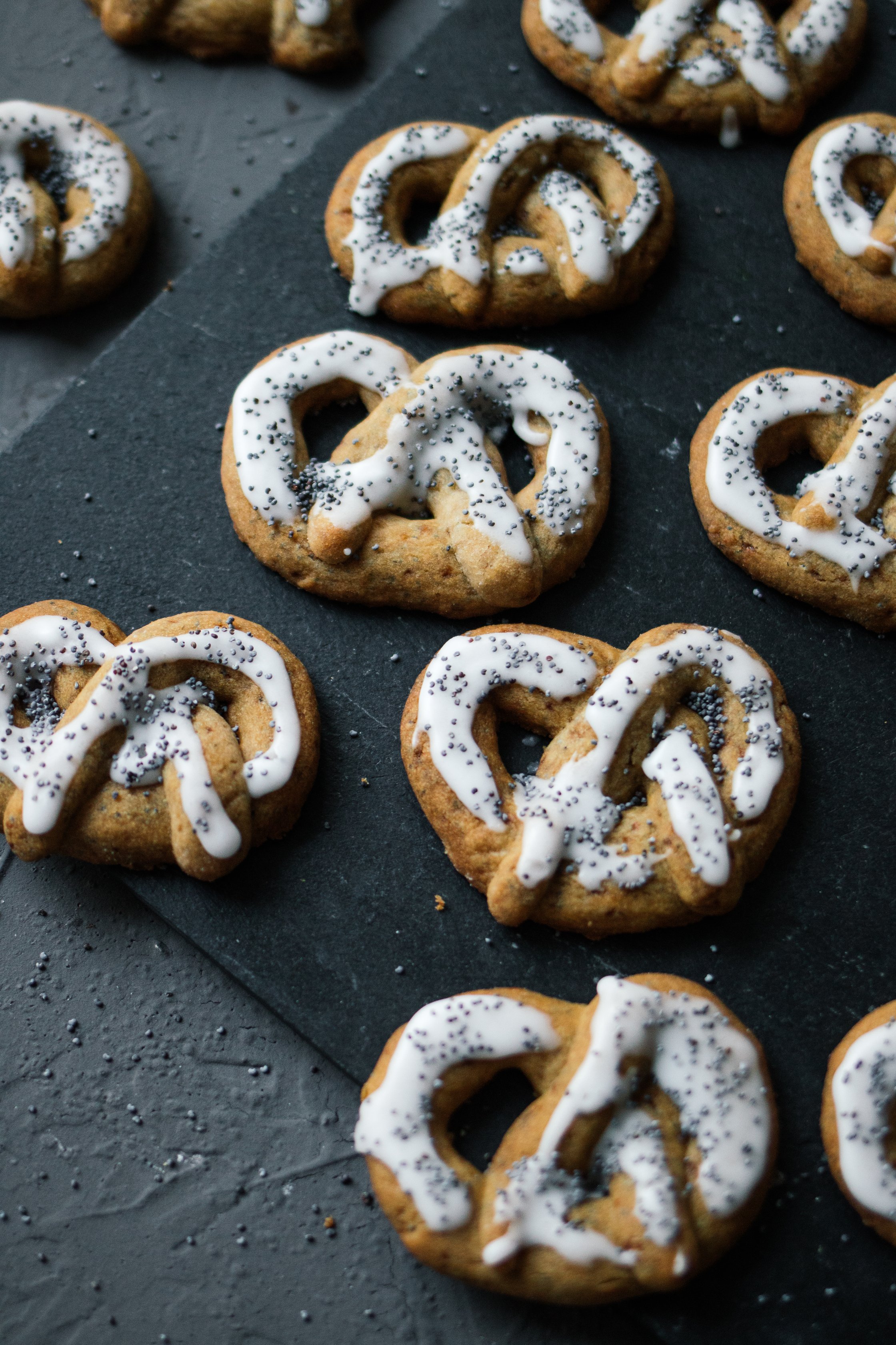 vegan lemon and poppy seed cookies