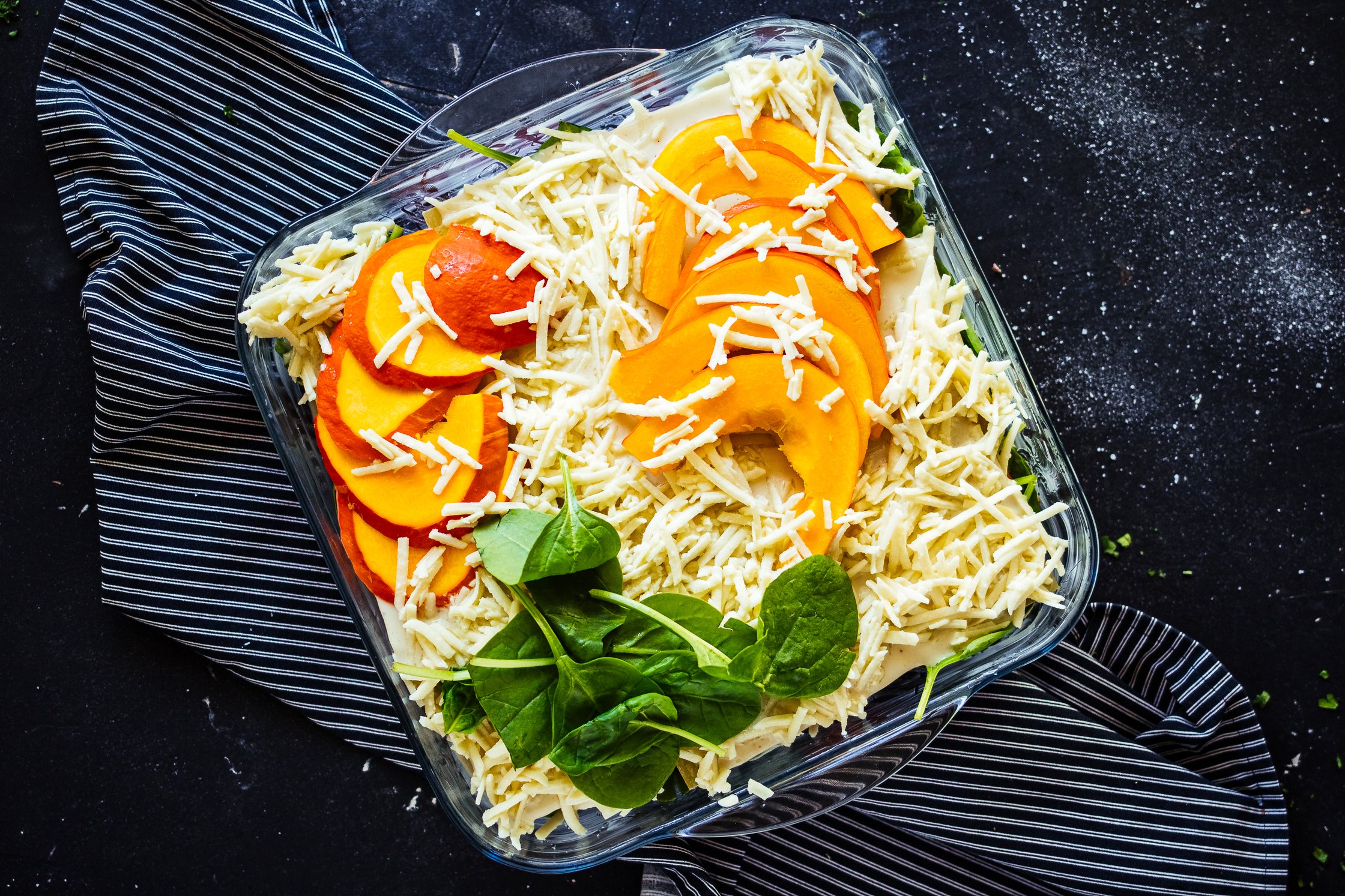 vegane Kürbislasagne vor dem Backen