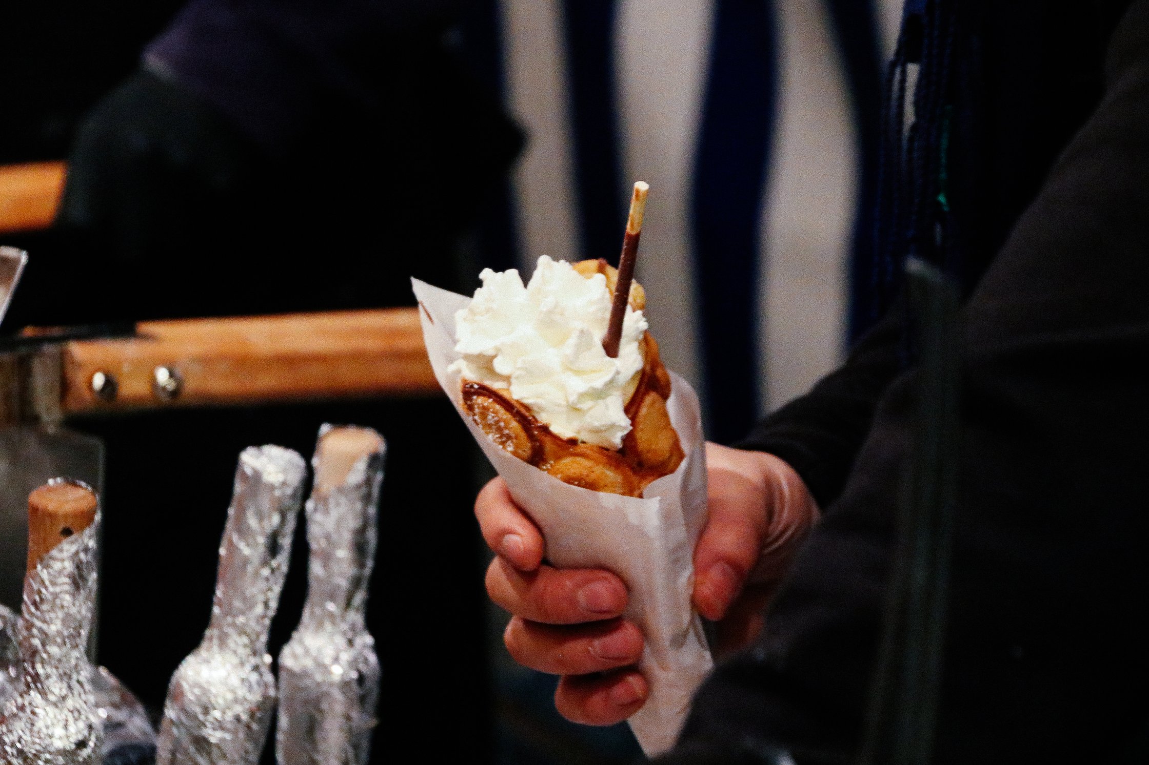 eine Waffel mit Sahne