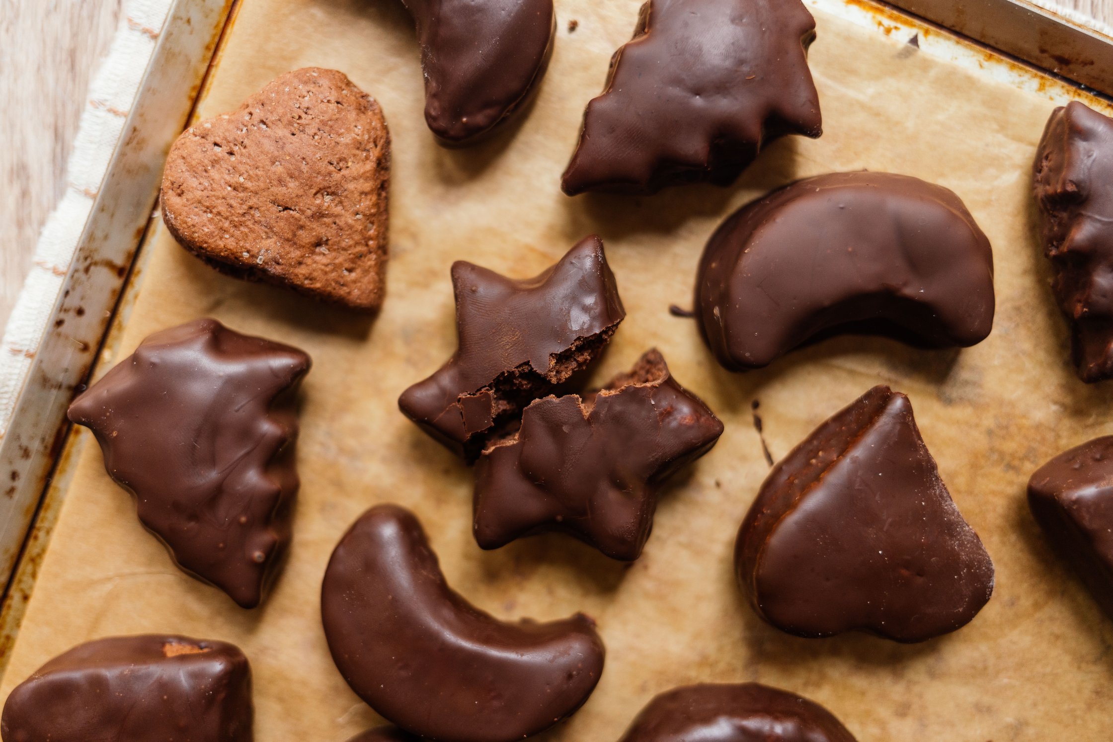 vegane Lebkuchen auf einem Backblech