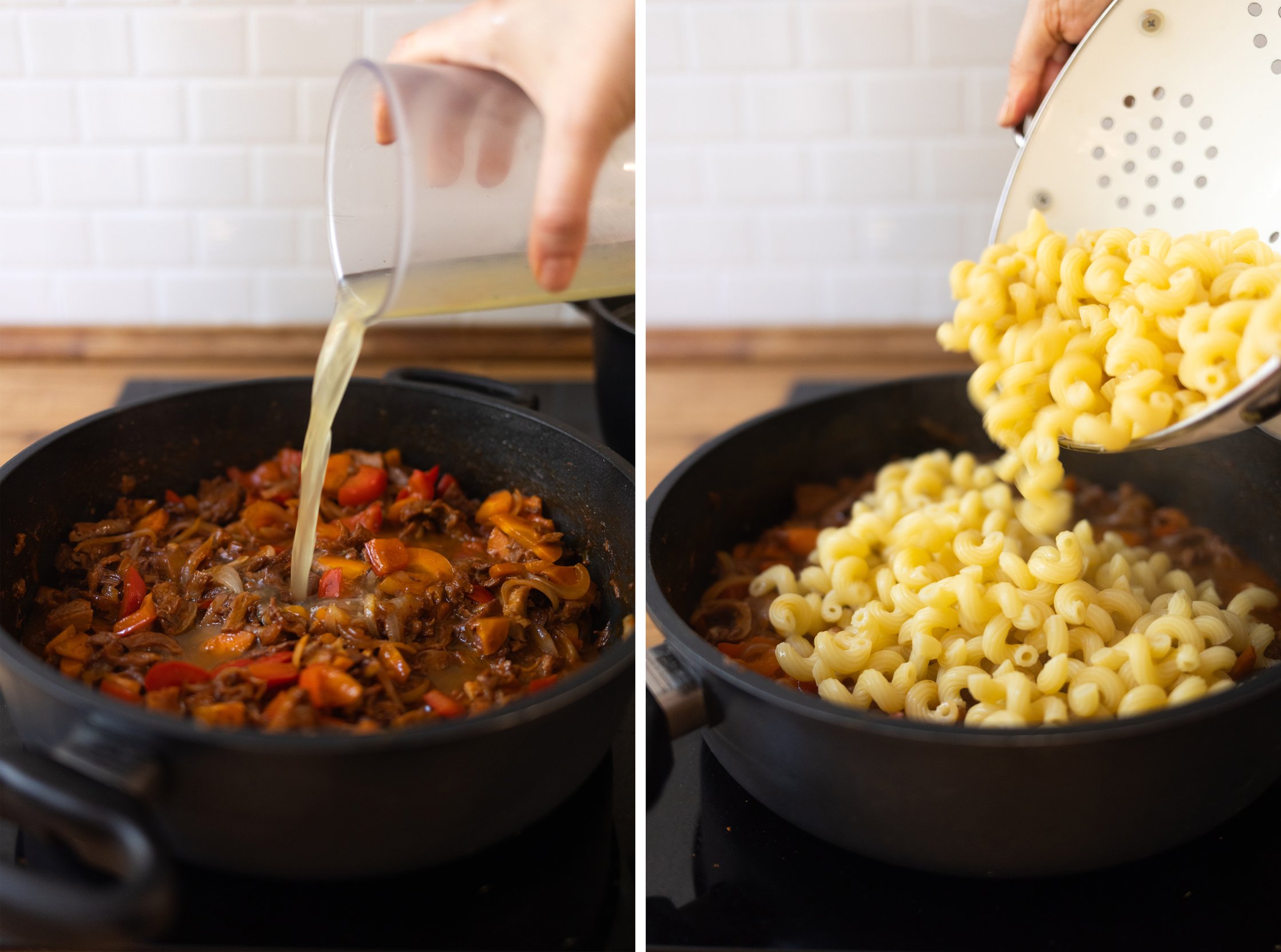 gemüsebrühe und vegane nudeln werden zum veganen paprika-seitan-gulasch gegeben