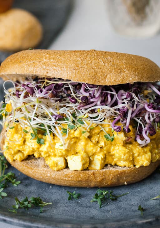 Vegan Breakfast Bagel with Avocado-Vegg Salad