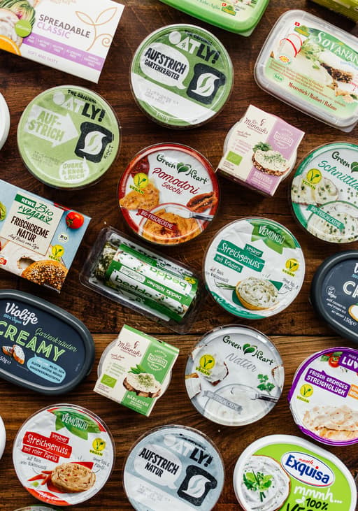 Produkttest: Vegane Frischkäse-Alternativen im Supermarkt