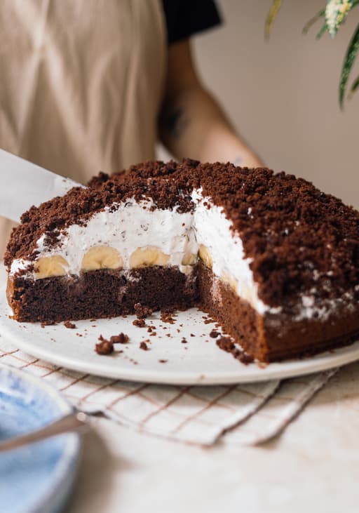 Vegan Mole Cake (German Banana Cream Chocolate Cake)