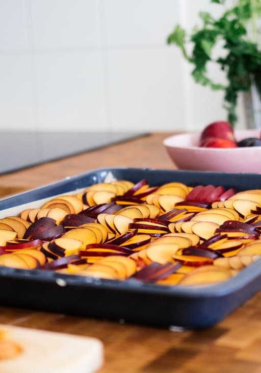 Vegan German Plum Sheet Cake (with 5 ingredients)