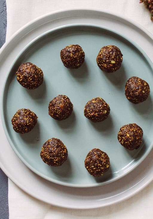 Energy balls with amaranth & turmeric