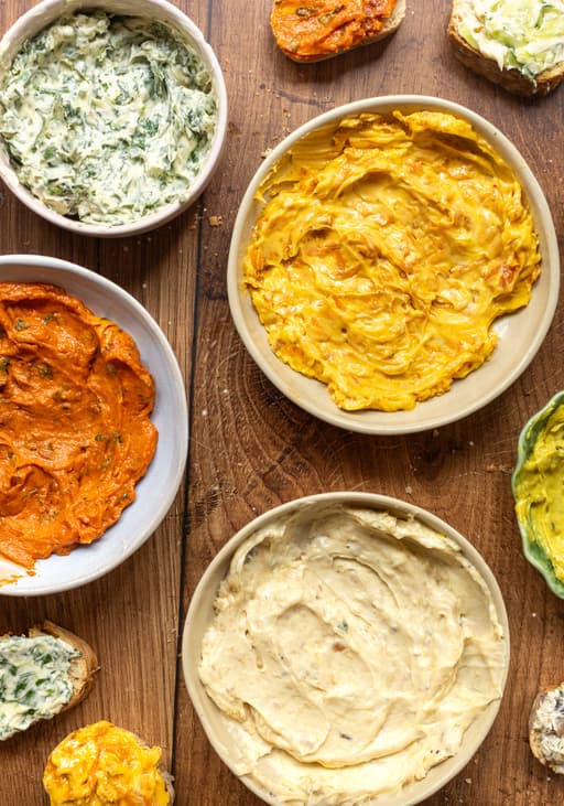 Selbstgemachte vegane Kräuterbutter und 6 weitere Grillbutter-Ideen