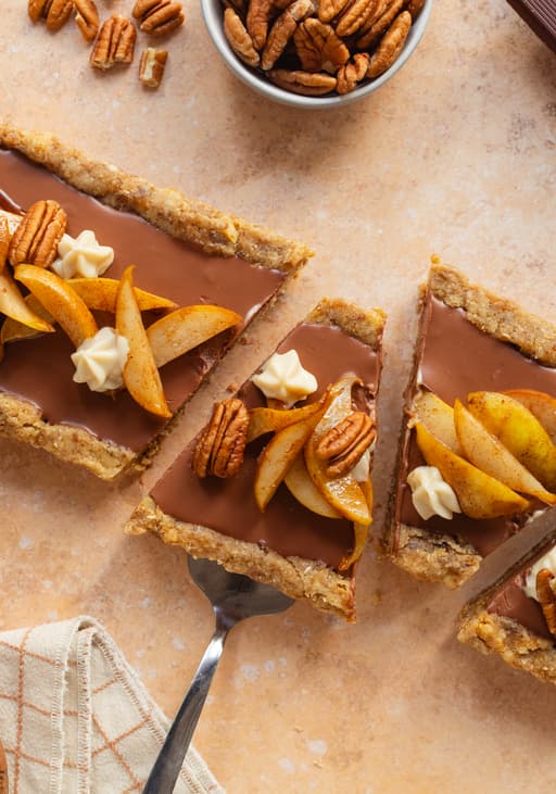 No-Bake Schoko-Dattel-Tarte