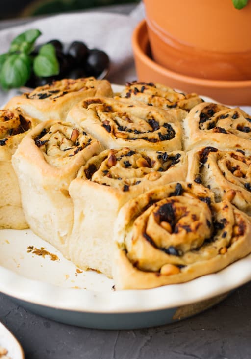 Vegan Pesto Yeast Buns