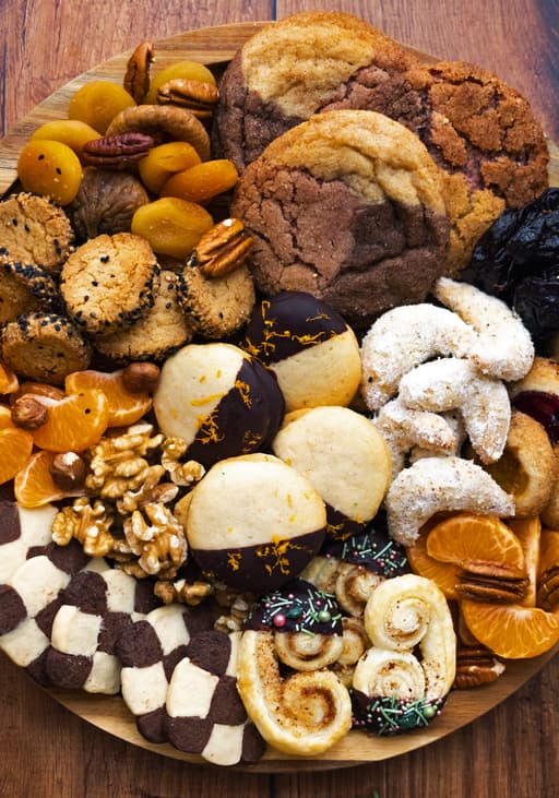 15 Classic Christmas Cookies Going Vegan!