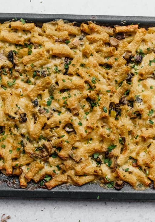 Cremiger Nudel-Pilz-Auflauf vom Blech