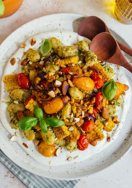 Veganer Gnocchisalat mit Brokkolipesto