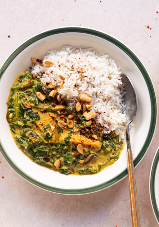 Veganes Erdnuss-Hühnchen-Curry mit Reis