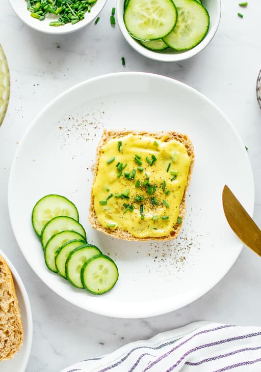 Creamy Vegan Cheese Spread