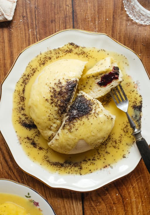 Vegan “Germknödel“ with Vanilla Sauce (Yeast Dumplings)