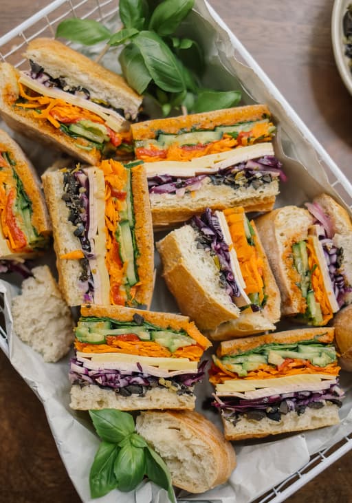 Veganes Picknicksandwich XXL à la Muffuletta
