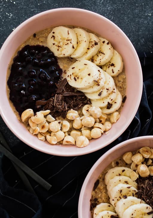 Veganes Chai-Porridge mit Waldheidelbeeren