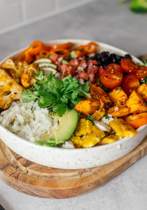 Burrito-Bowl mit Wassermelonen-Salsa