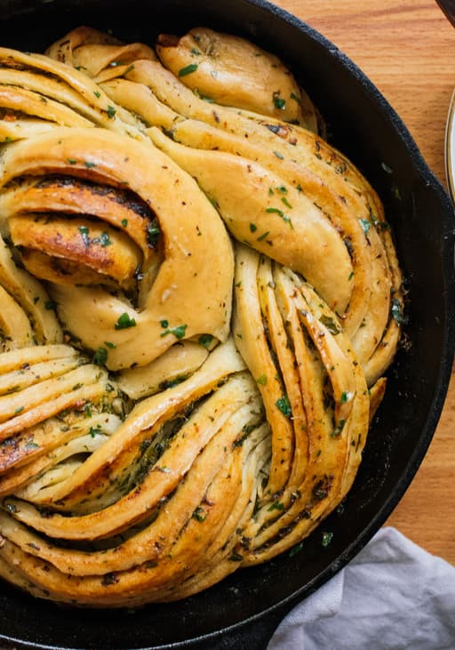 Veganes Knoblauchbrot mit selbstgemachter veganer Knoblauchbutter