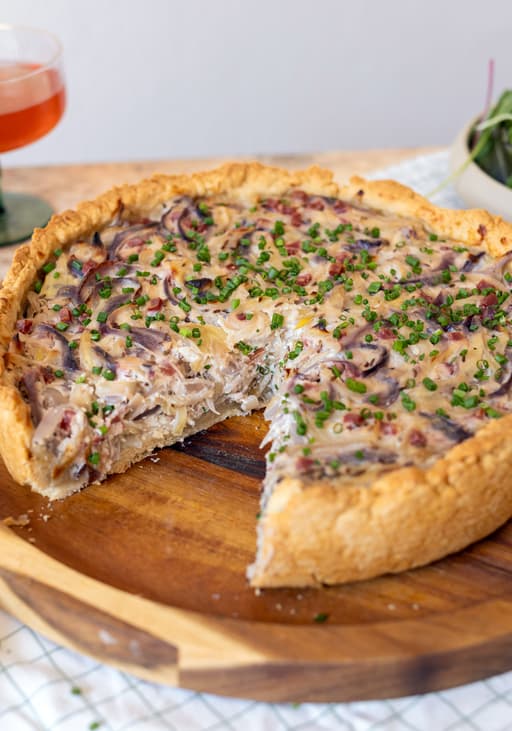 Veganer Zwiebelkuchen mit Mürbeteig