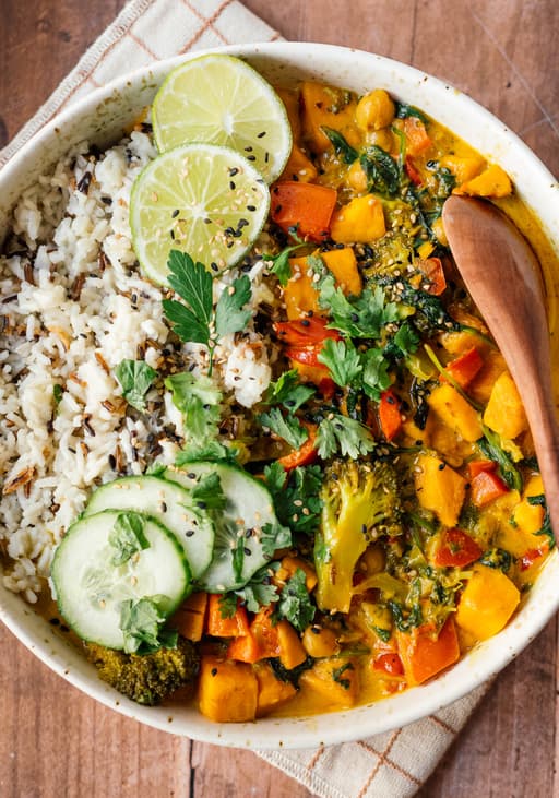 Easy Vegan Curry with Vegetables and Rice