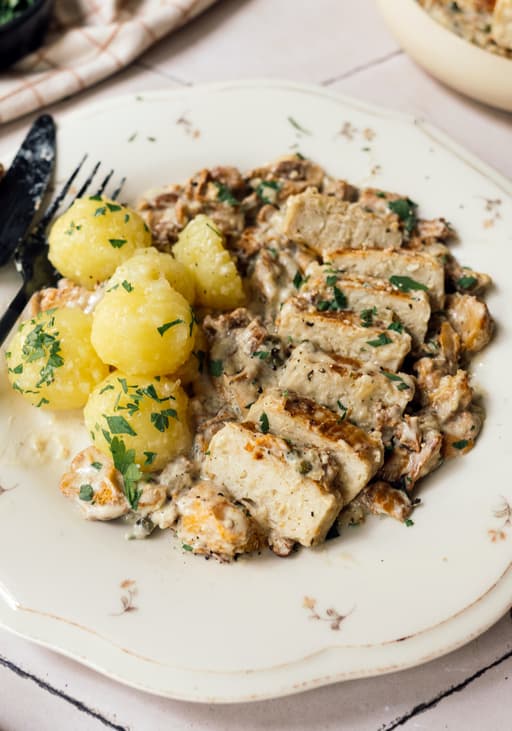 Plant-Based Chicken in Creamy Sauce with Chanterelles