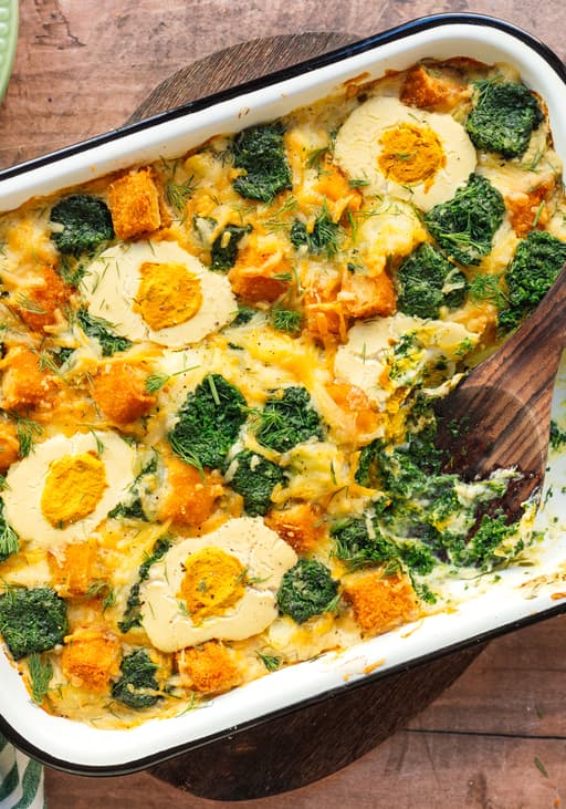 Veganer Kartoffel-Spinat-Fischstäbchen-Auflauf mit „Ei“