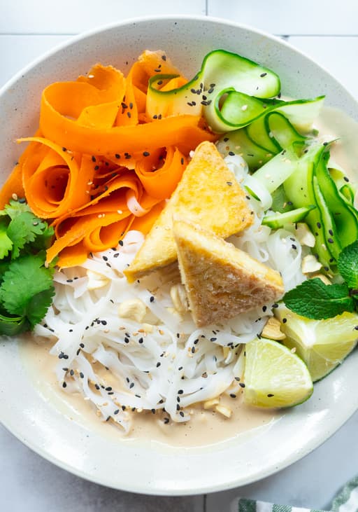 Rice Noodles with Tofu in Peanut Sauce