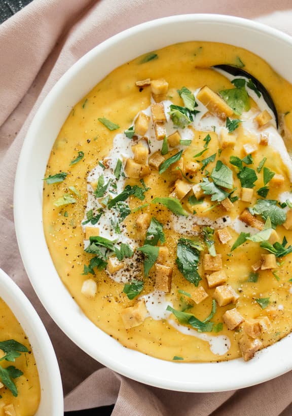 Vegane Kartoffelsuppe mit Räuchertofu