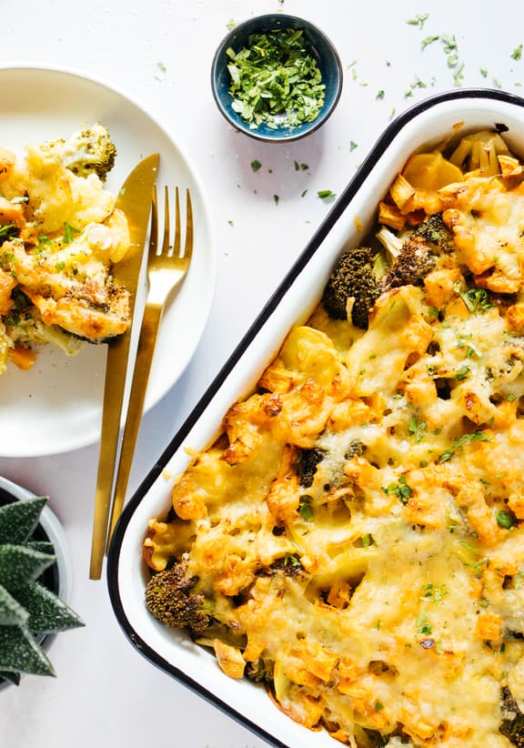 Cremiger veganer Kartoffel-Brokkoli-Auflauf