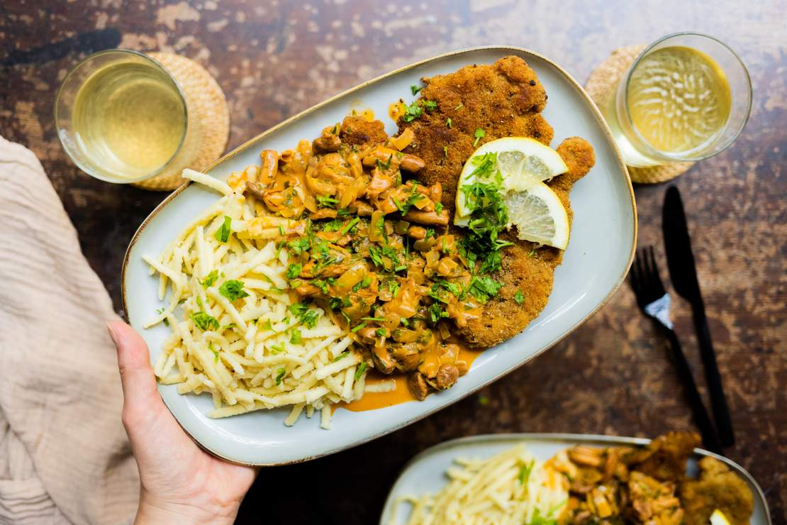 R668 Vegan Schnitzel with Chanterelles and Spaetzle